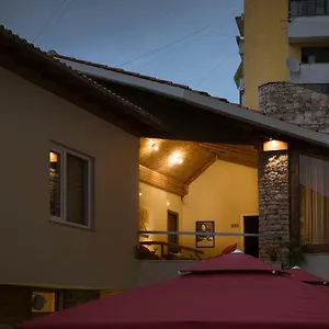  Hostal Mosaic